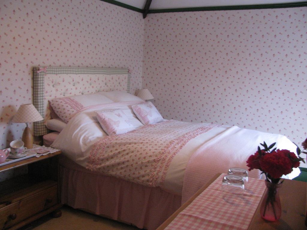 The Corner House Bed & Breakfast Рай Стая снимка