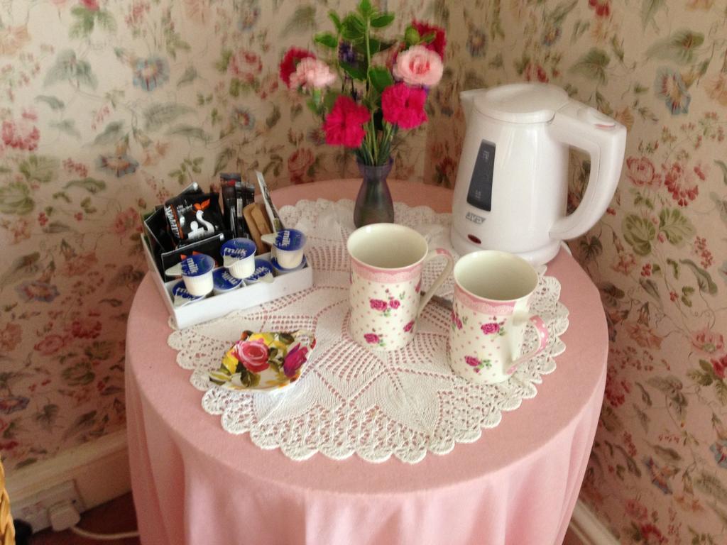 The Corner House Bed & Breakfast Рай Стая снимка